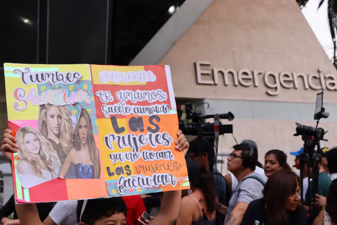 🎤 Shakira, hospitalisée d'urgence, contrainte d’annuler son concert au Pérou 3 image 112