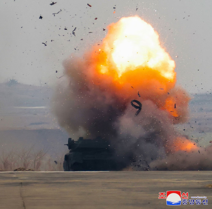 🇰🇵 Kim Jong Un supervise l’essai de drones explosifs dotés d’une nouvelle IA 3 image 268