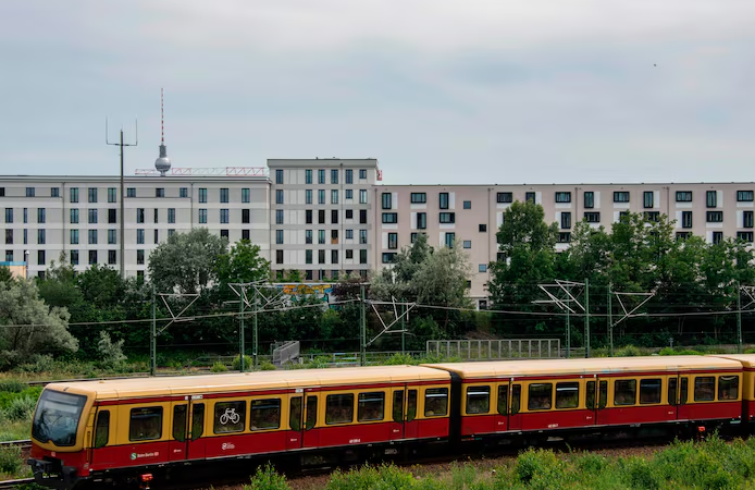 🇩🇪 Berlin : Deux personnes décèdent après être montées sur le toit d’un train