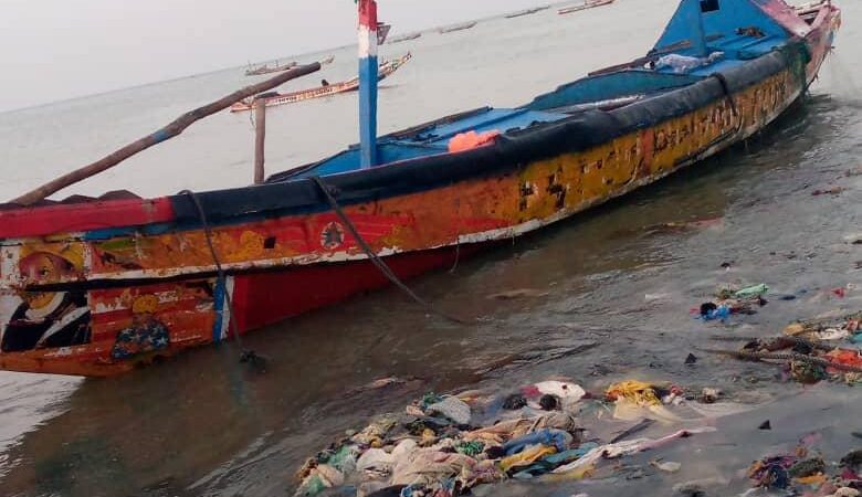 🇸🇳 Mbour-Tefess : une pirogue de migrants retrouvée vide sur la plage