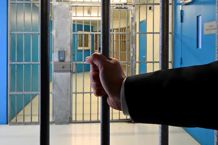 🇬🇧 Royaume-Uni : Innocenté après 38 ans de prison, Peter Sullivan victime d’une erreur judiciaire historique 1 🇬🇧 Royaume-Uni : Innocenté après 38 ans de prison, Peter Sullivan victime d’une erreur judiciaire historique