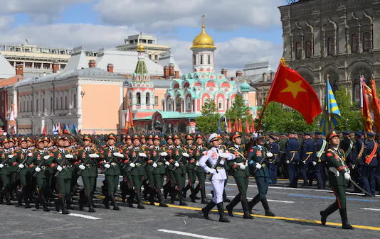 🇷🇺 “Un défilé surréaliste” : ce qu’il faut retenir de la parade militaire russe du 9 mai 8 image 87